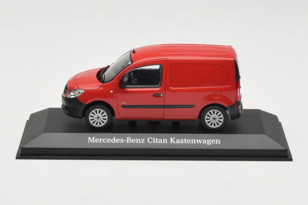 โมเดลรถ 1:43 Mercedes Citan W415 สีแดง Minichamps (มือสอง)