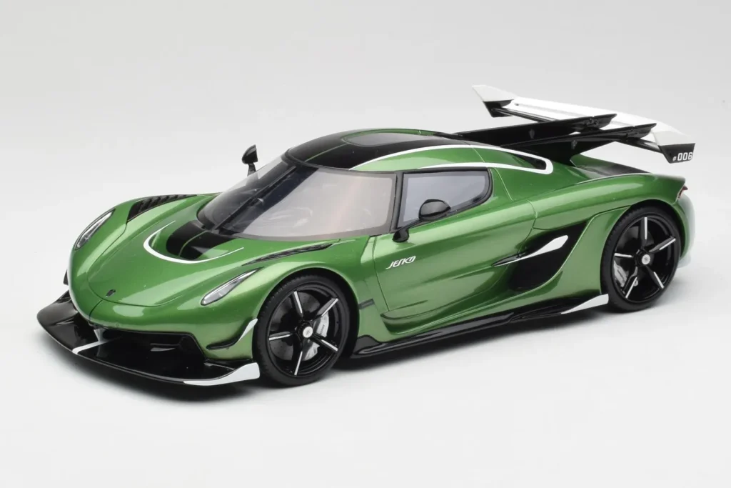โมเดลรถ 1:18 Koenigsegg Jesko Attack สีเขียว GT Spirit