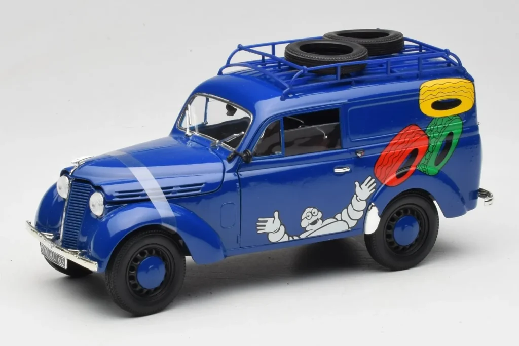 Model 1:18 Renault Juvaquatre Michelin blue Solido