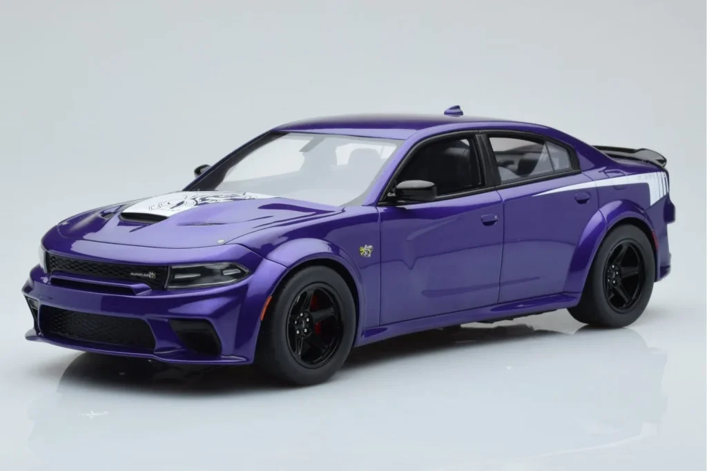 โมเดลรถ 1:18 Dodge Charger Super Bee สีม่วง GT Spirit