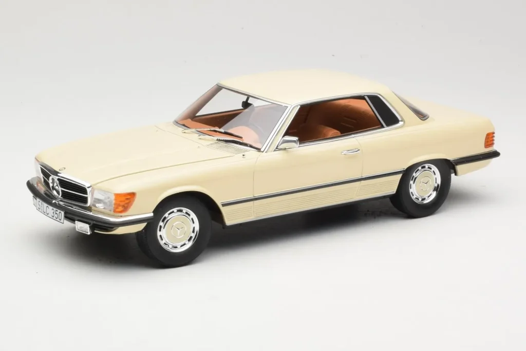 โมเดลรถ 1:18 Mercedes 350 SLC C107 สีขาว Cult Models (มือสอง)