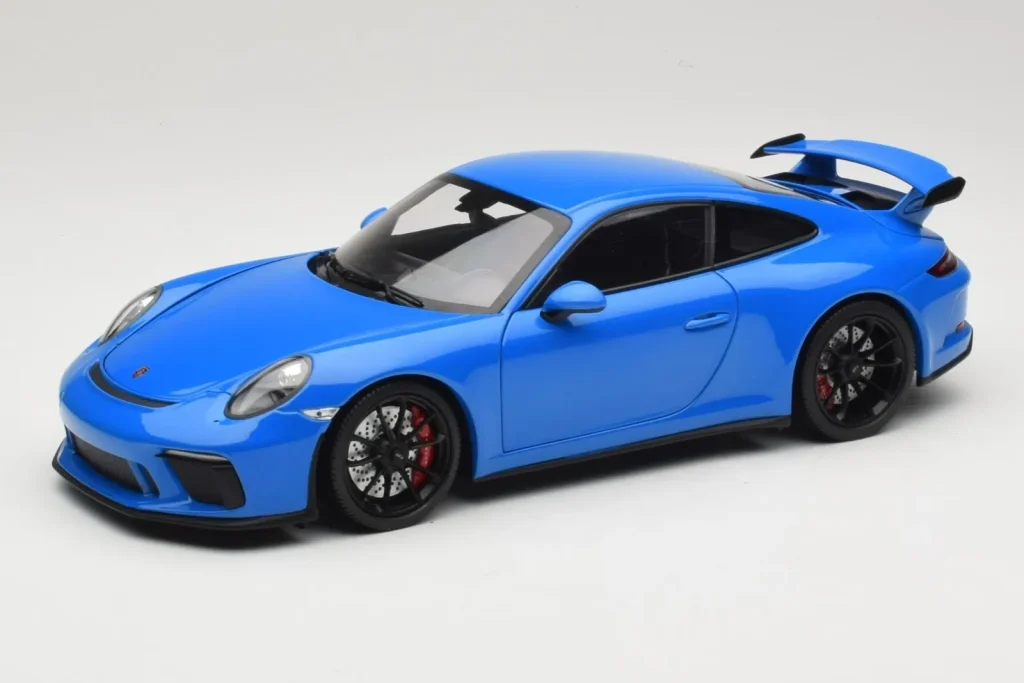车型 1:18 Porsche 911 991.2 GT3 蓝色 Minichamps