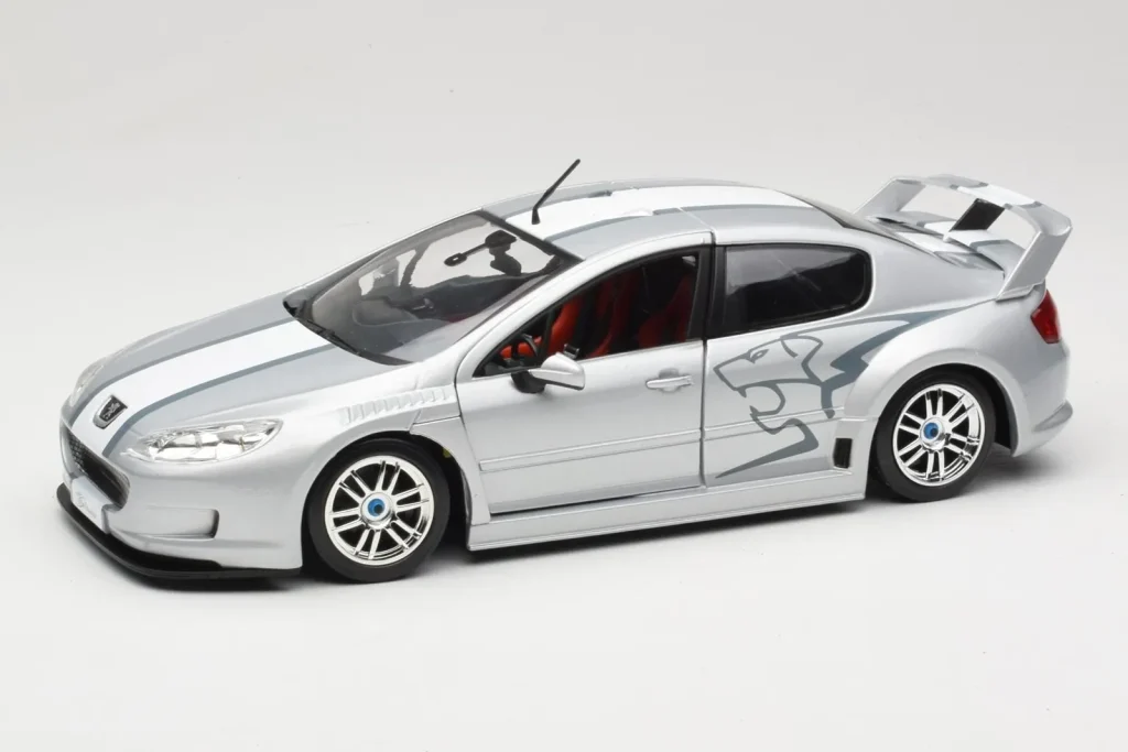 Model 1:18 Peugeot 407 Racing silver Solido