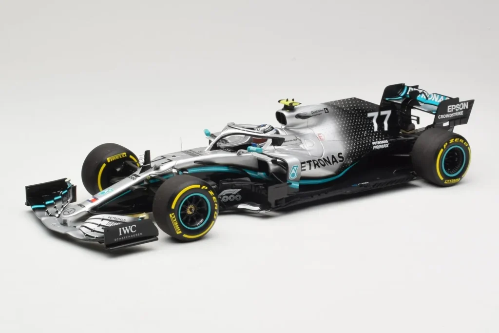โมเดลรถ 1:18 Mercedes AMG Petronas Motorsport W10 #77 V. Bottas 2nd Place Chinese GP ปี 2019 Minichamps (มือสอง)