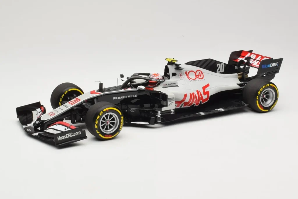 โมเดลรถ 1:18 Haas VF-20 #20 K. Magnussen Abu Dhabi GP ปี 2020 Minichamps (มือสอง)