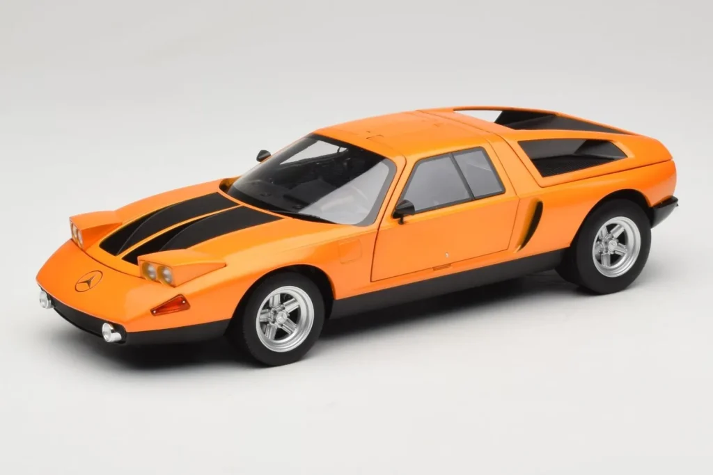 โมเดลรถ 1:18 Mercedes C111 II White Autumn Metallic Norev