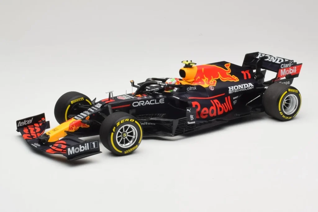 โมเดลรถ 1:18 Red Bull Racing Honda RB16B #11 S. Perez Mexican GP ปี 2021 Minichamps (มือสอง)