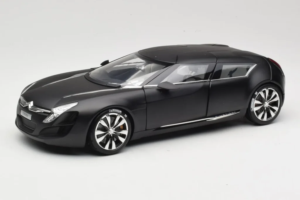 โมเดลรถ 1:18 Citroen C-Metisse Matte สีดำ Norev (มือสอง)