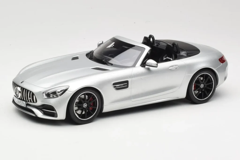 โมเดลรถ 1:18 Mercedes AMG GT C Roadster R190 สีเงิน Norev (มือสอง)