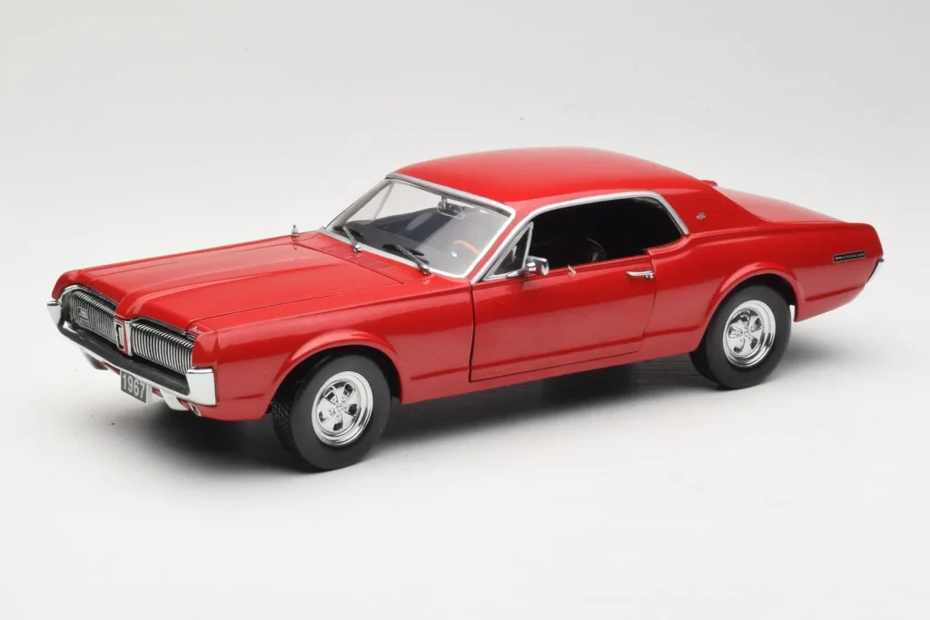 โมเดลรถ 1:18 Mercury Cougar XR-7 สีแดง Sun Star (มือสอง)