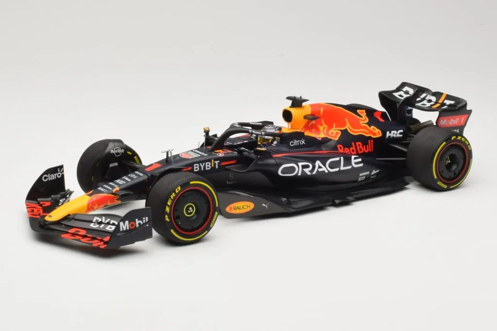 โมเดลรถ 1:18 Red Bull Racing RB18 #1 M. Verstappen Winner Miami GP ปี 2022 Minichamps [110220501] (มือสอง)