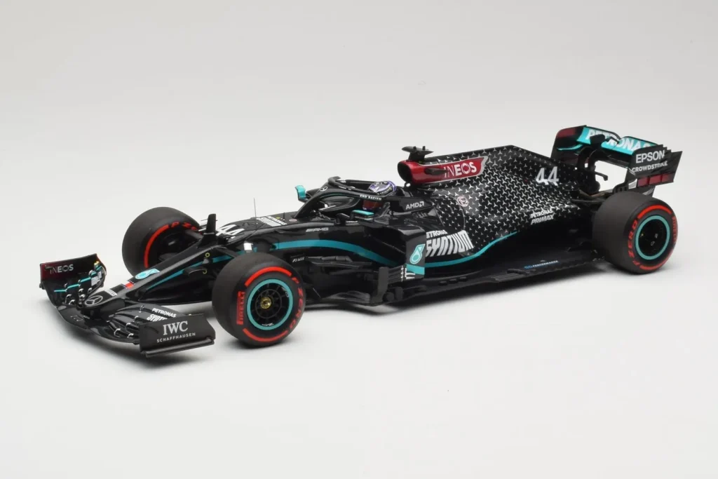 โมเดลรถ 1:18 Mercedes AMG Petronas W11 #44 L. Hamilton Winner Tuscan GP ปี 2020 Minichamps (มือสอง)