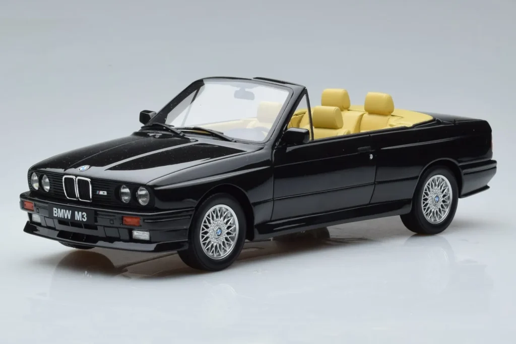 โมเดลรถ 1:18 BMW M3 E30 Cabriolet สีดำ Otto