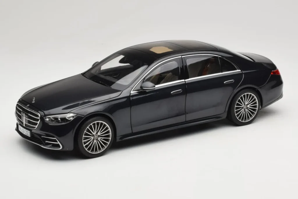 车型 1:18 Mercedes S-Class W223 AMG Line Anthracite 蓝色 Norev
