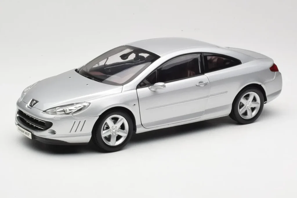 Model 1:18 Peugeot 407 Coupe silver Norev