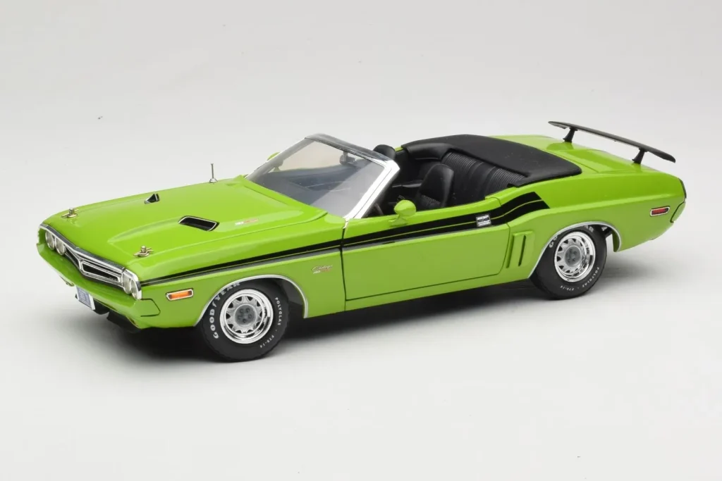 โมเดลรถ 1:18 Dodge Challenger Convertible สีเขียว Greenlight (มือสอง)