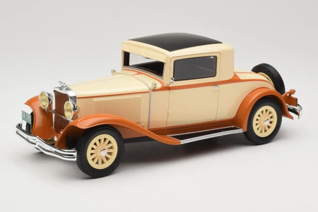 โมเดลรถ 1:18 Dodge Eight DG Coupe สีเบจ BoS Models (มือสอง)