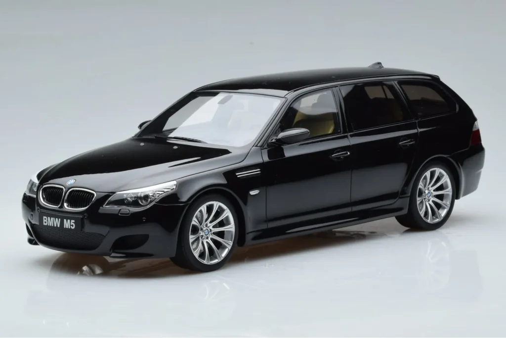 โมเดลรถ 1:18 BMW M5 E61 Touring สีดำ Otto