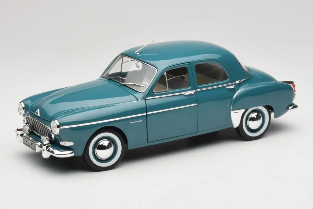 Model 1:18 Renault Fregate Sevigne green Norev