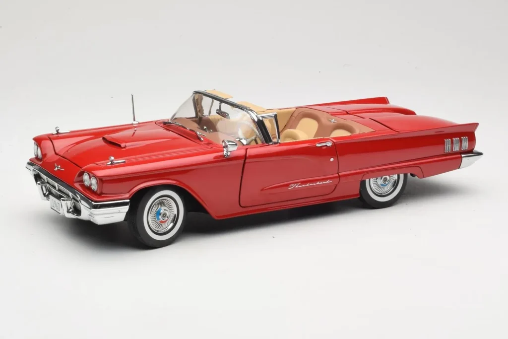 Model 1:18 Ford Thunderbird Convertible red Sun Star