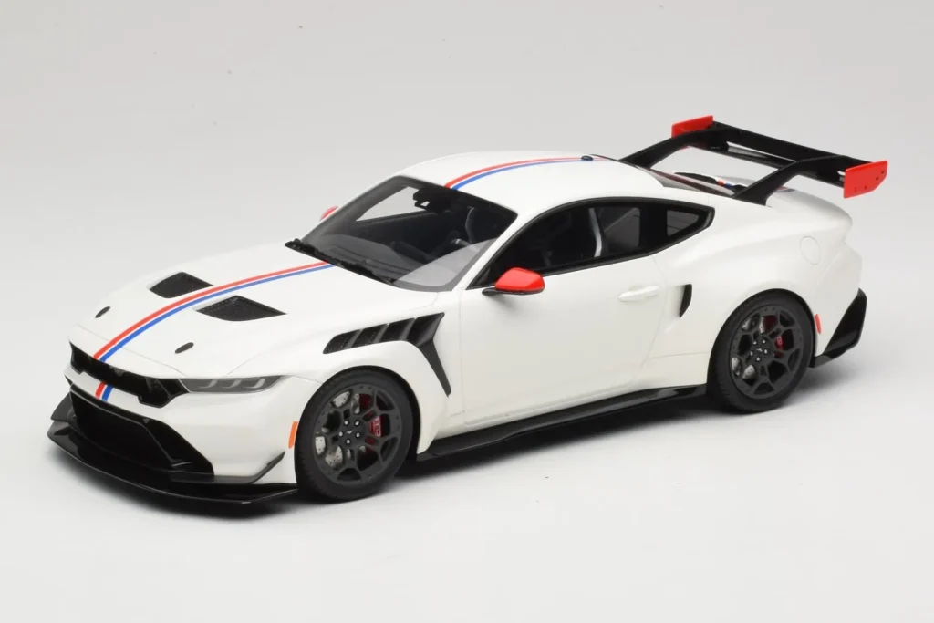 Model 1:18 Ford Mustang GTD S650 Spirit of America Performance white GT Spirit