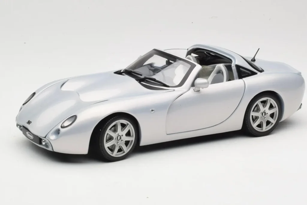 โมเดลรถ 1:18 TVR Tuscan Mk2 สีเงิน Sun Star (มือสอง)