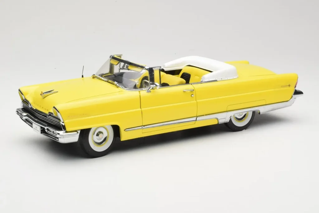 โมเดลรถ 1:18 Lincoln Premiere Convertible สีเหลือง Sun Star (มือสอง)