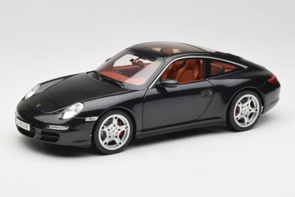 โมเดลรถ 1:18 Porsche 911 997 Targa สีดำ Norev (มือสอง)