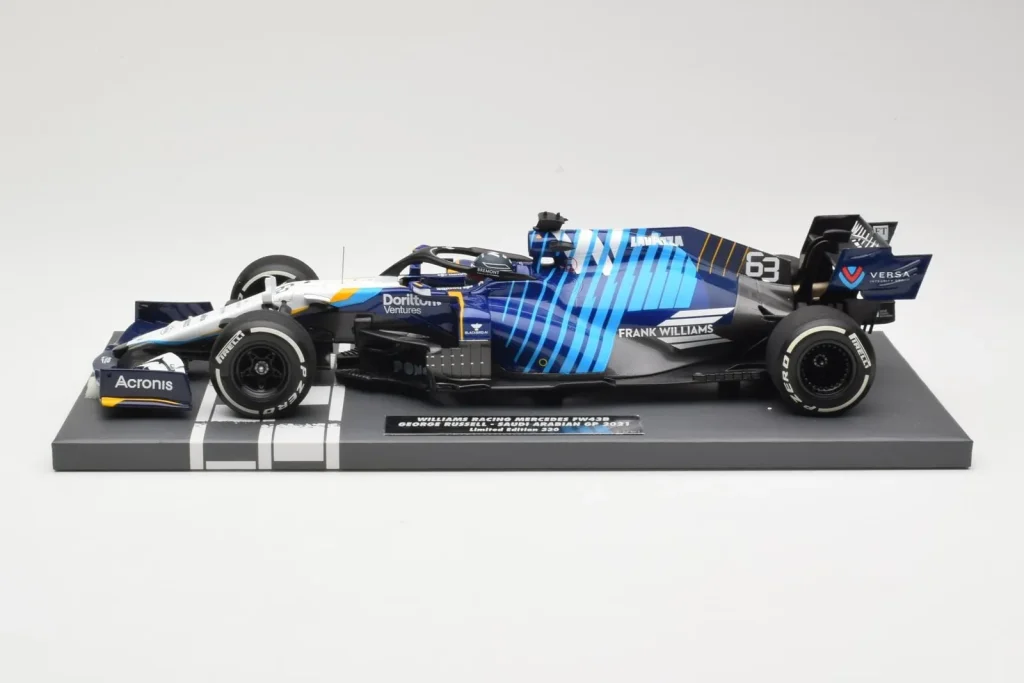 โมเดลรถ 1:18 Williams Racing Mercedes FW43B #63 G. Russell Saudi Arabian GP ปี 2021 Minichamps (มือสอง)