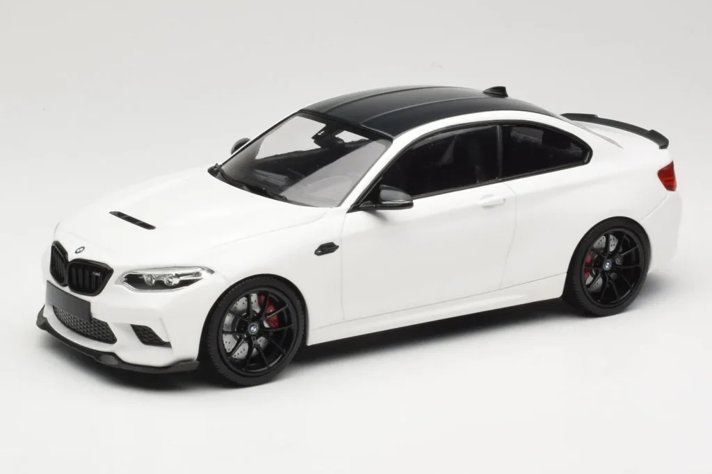 Model 1:18 BMW M2 CS F87 White with Black Wheels Minichamps