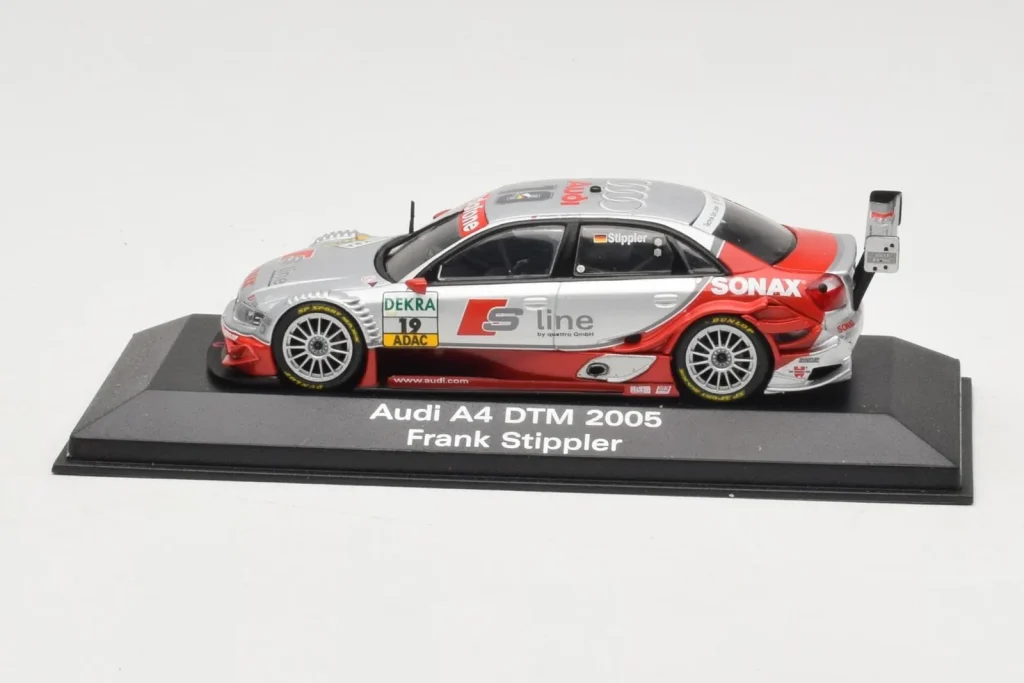 โมเดลรถ 1:43 Audi A4 B6 #19 Sonax F. Stippler Joest Racing DTM ปี 2005 Minichamps (มือสอง)
