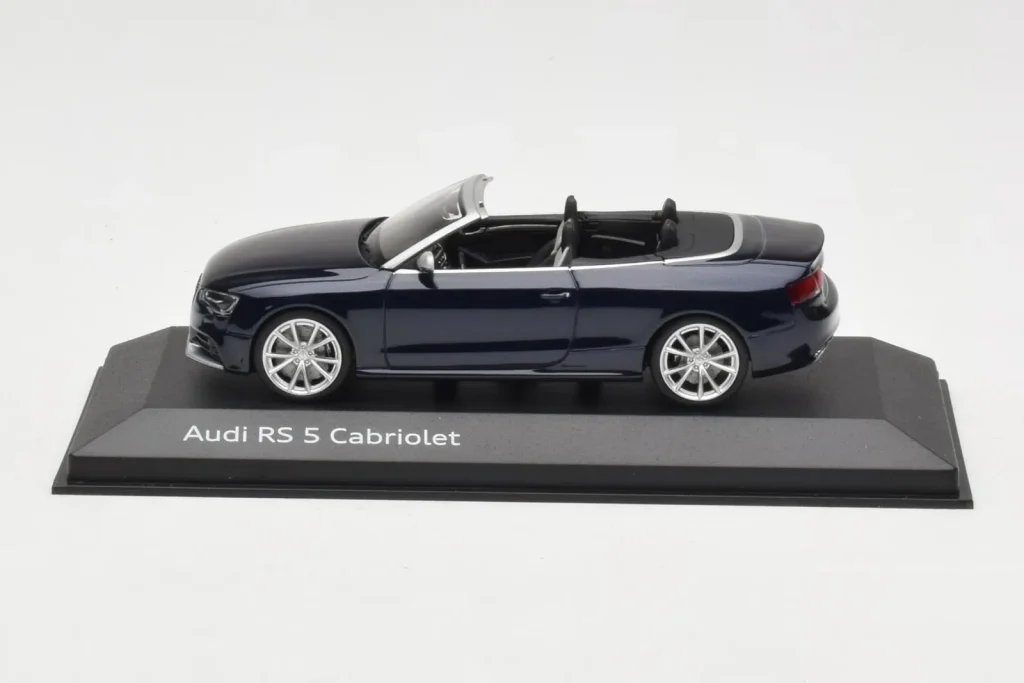 车型 1:43 Audi RS5 B8 Cabriolet Estoril 蓝色 Minichamps