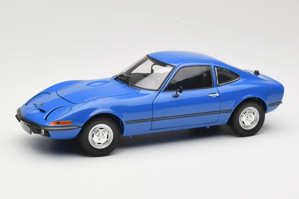 โมเดลรถ 1:18 Opel GT/J สีน้ำเงิน Minichamps (มือสอง)