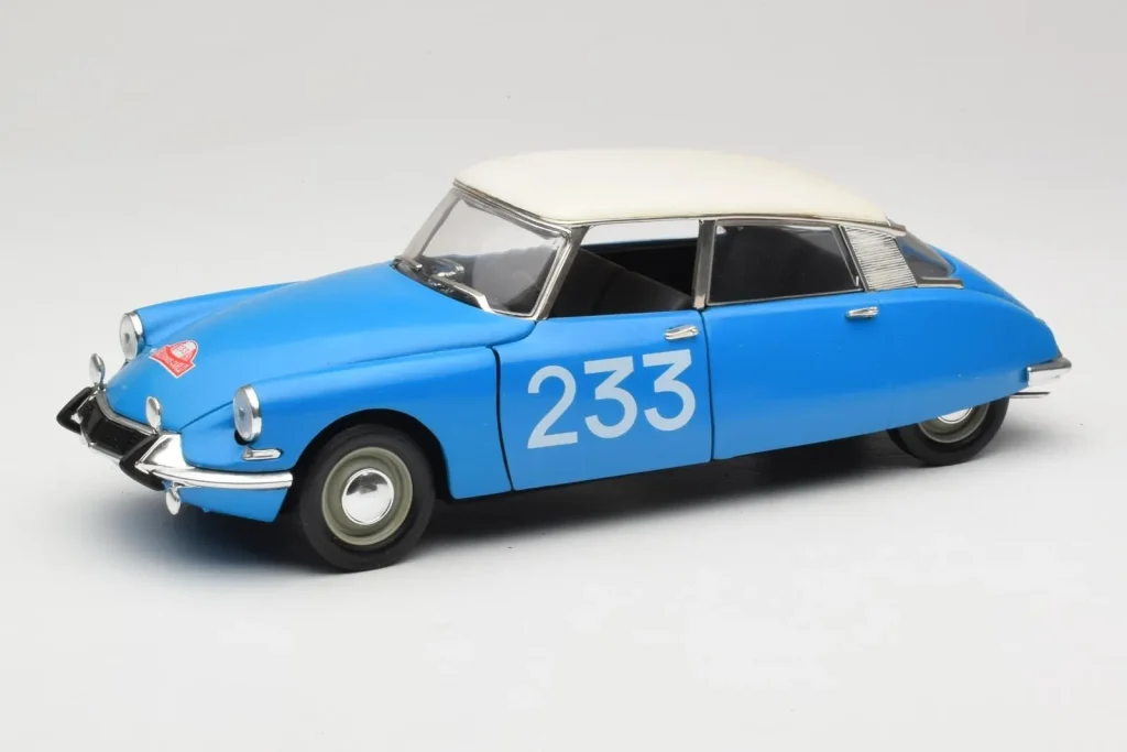โมเดลรถ 1:18 Citroen DS #233 Rally สีน้ำเงิน Solido (มือสอง)