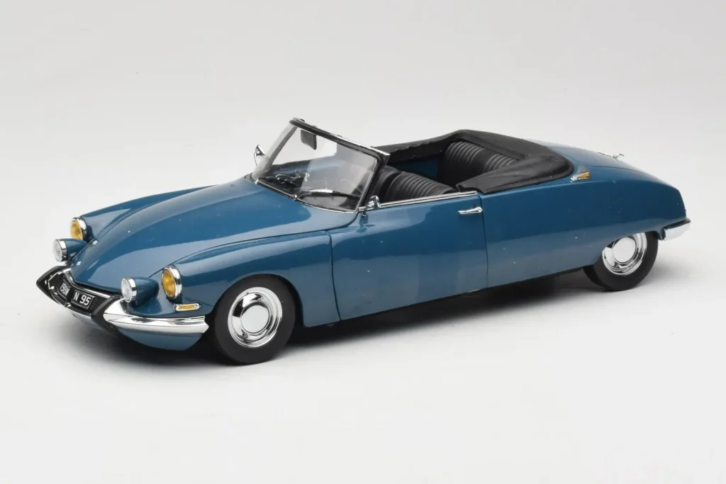 โมเดลรถ 1:18 Citroen DS 19 Cabriolet สีแดง Sun Star (มือสอง)