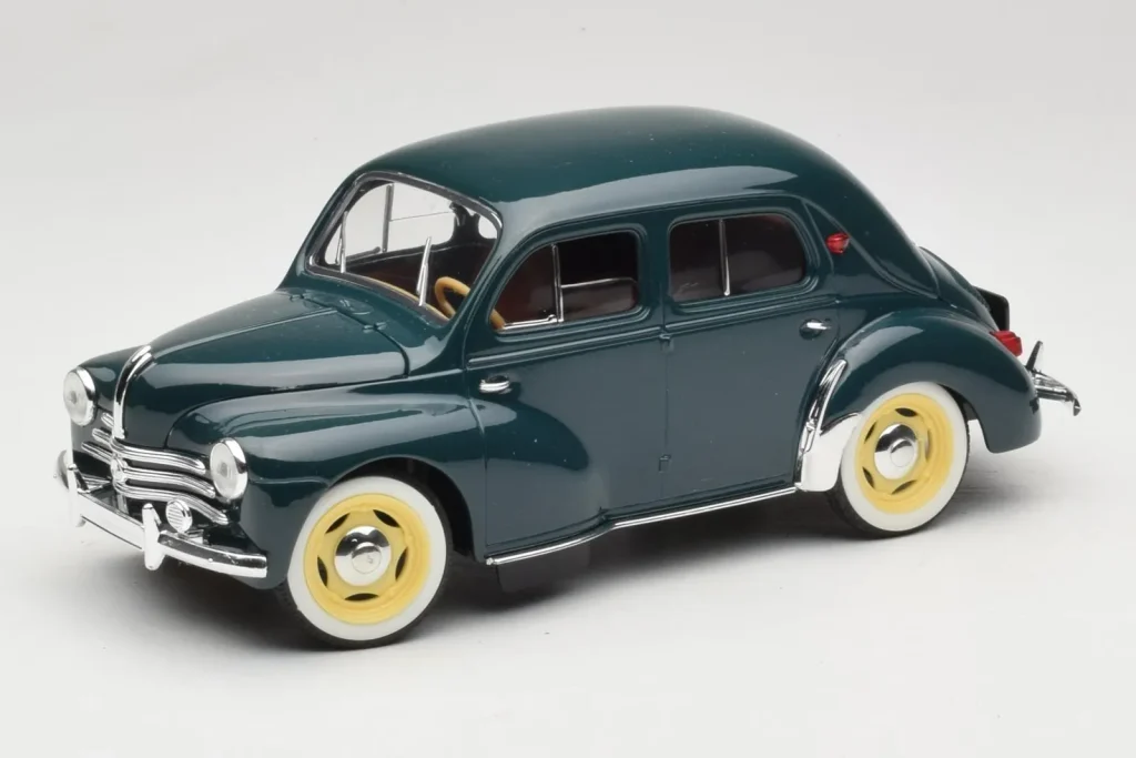 Model 1:18 Renault 4CV green Solido