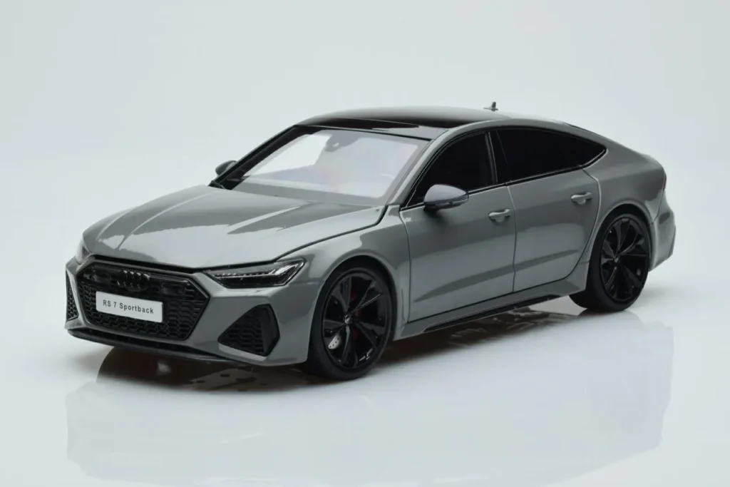 车型 1:18 Audi RS7 C8 Sportback 灰色 Kengfai