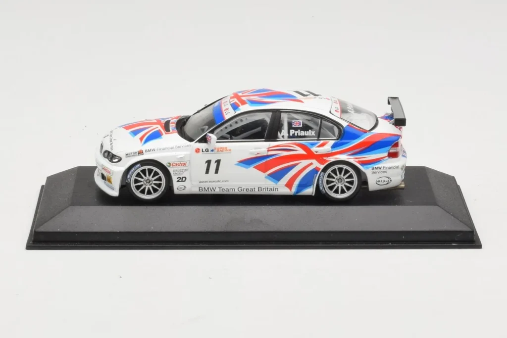 Model 1:43 BMW 320i E46 #11 A. Priaulx ETCC Champion year 2004 Minichamps