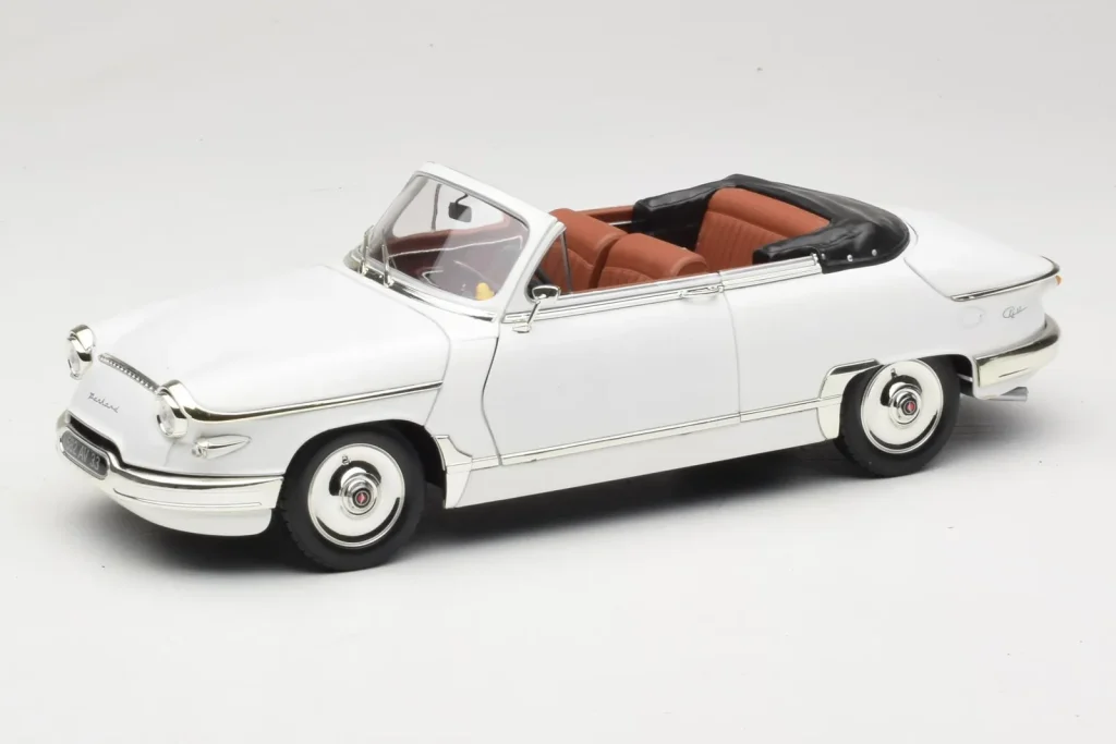 โมเดลรถ 1:18 Panhard PL17 Cabriolet สีขาว Solido (มือสอง)