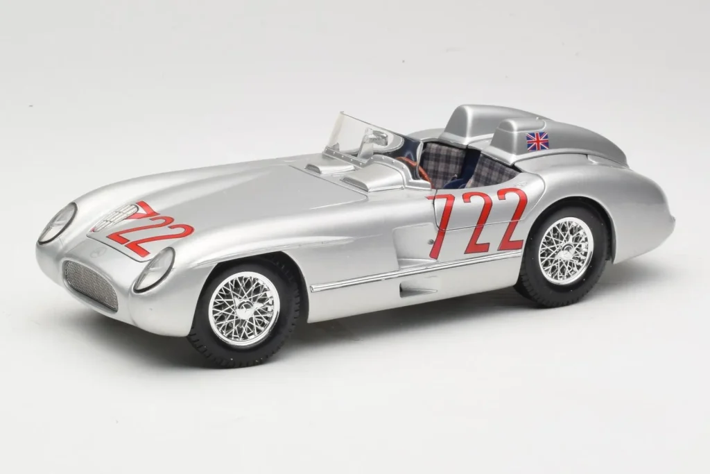 โมเดลรถ 1:18 Mercedes 300 SLR W196S #722 S. Moss / D. Jenkinson Mille Miglia Winner ปี 1955 Maisto (มือสอง)