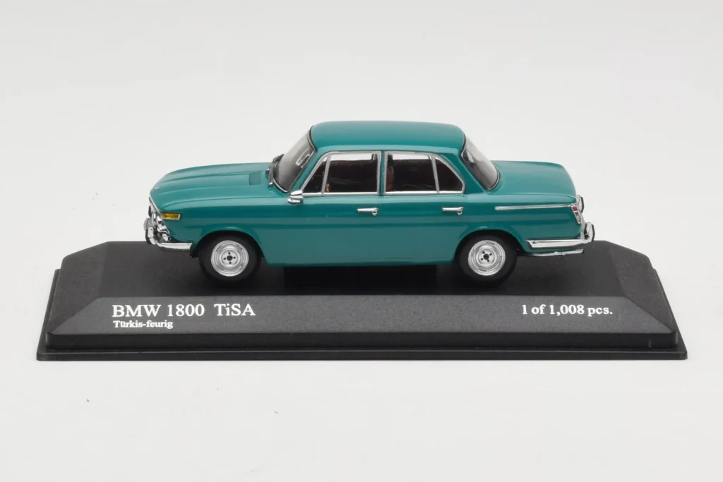 Model 1:43 BMW 1800 TI/SA Dark Green Minichamps