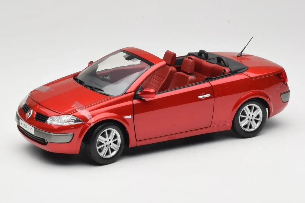 Model 1:18 Renault Megane Mk1 CC red Solido