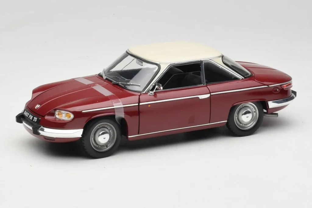 โมเดลรถ 1:18 Panhard 24 CT สีแดง Solido (มือสอง)