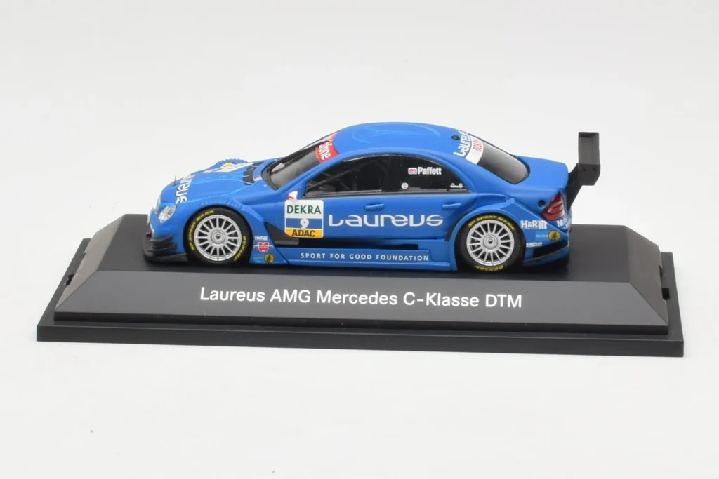 Model 1:43 Mercedes C-Class C204 #9 G. Paffett HWA DTM year 2007 Minichamps