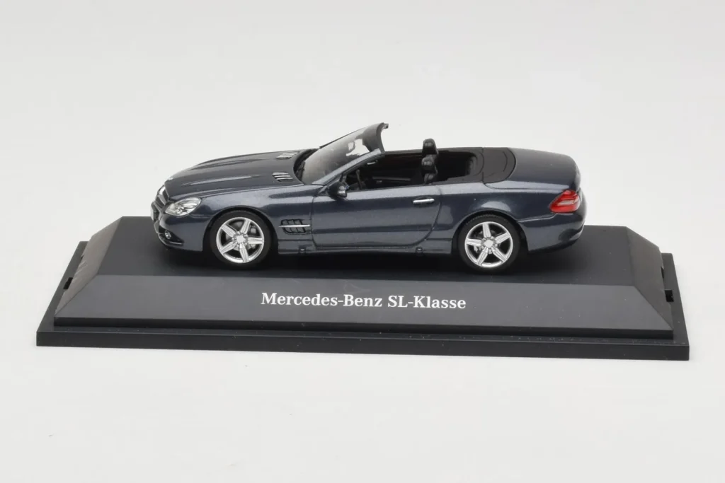 โมเดลรถ 1:43 Mercedes SL R230 Tenorit สีเทาเมทัลลิก Minichamps (มือสอง)