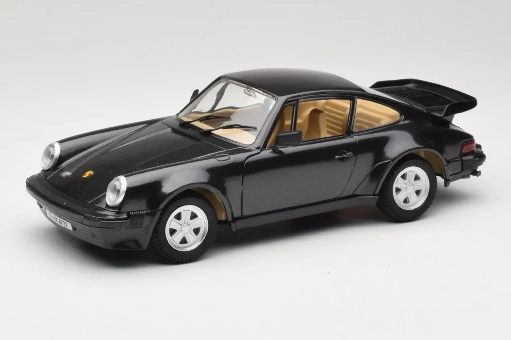 Model 1:18 Porsche 911 930 Turbo green Tonka