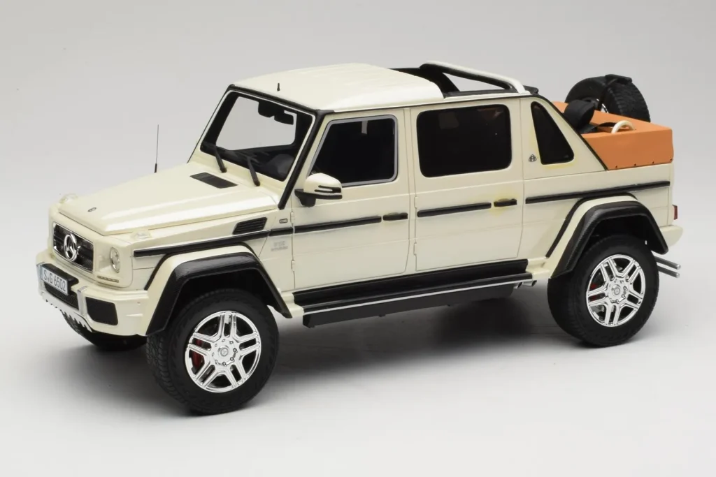 车型 1:18 Mercedes Maybach G650 Landaulet W463 白色 Schuco