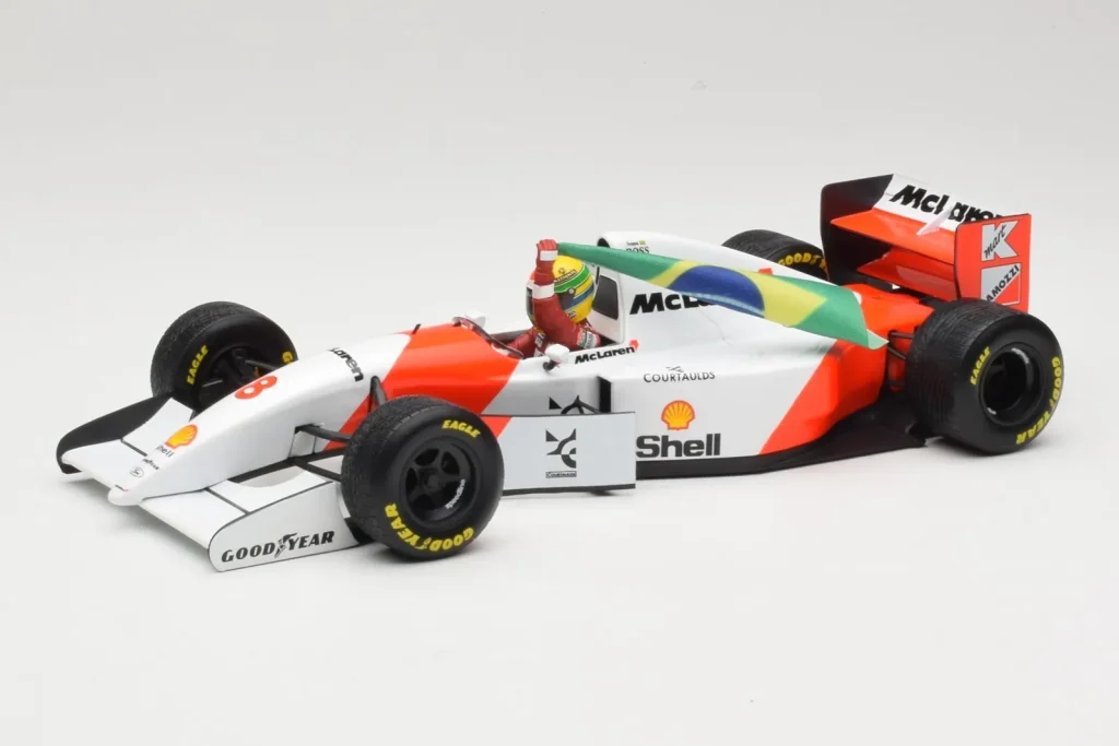 Model 1:18 McLaren MP4/8 Ford #8 A. Senna Winner European GP Donington year 1993 Minichamps
