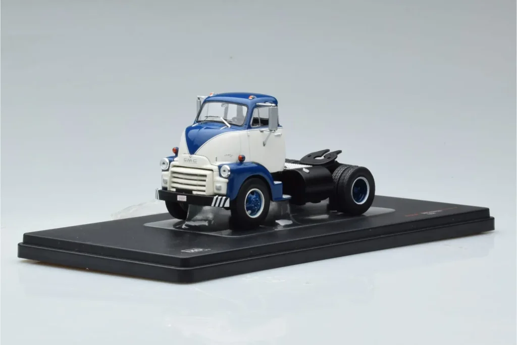 Model 1:43 GMC 950 COE Blue White IXO