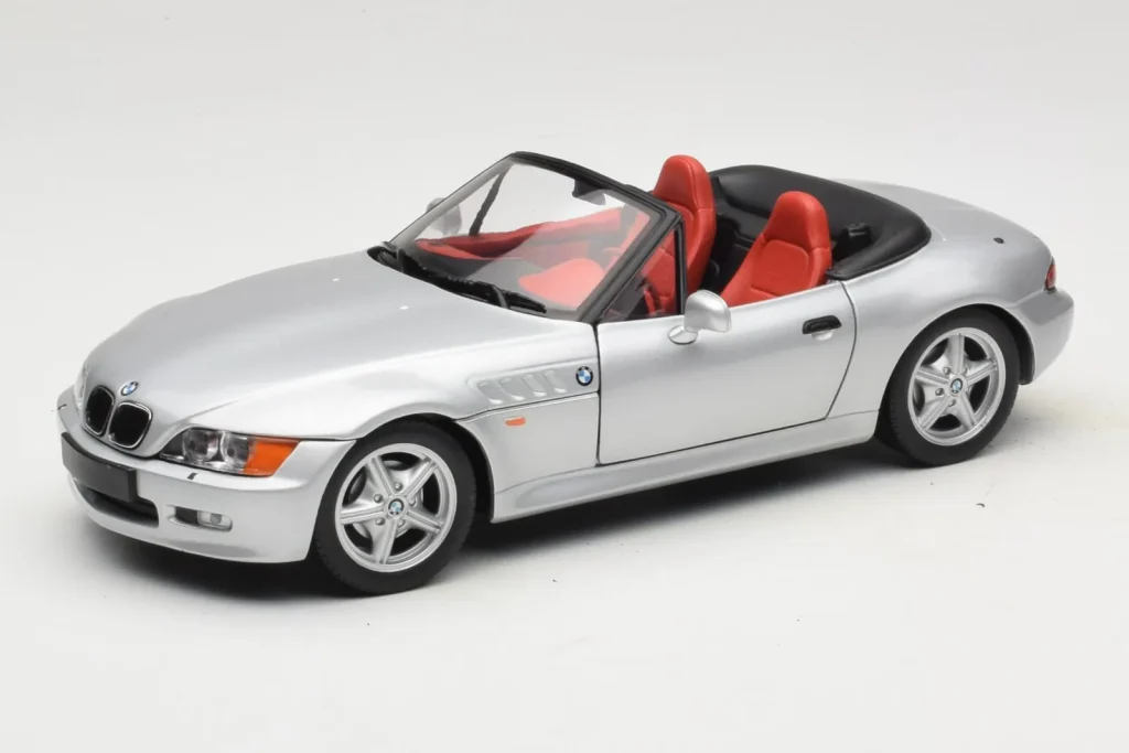 Model 1:18 BMW Z3 Cabriolet silver UT Models